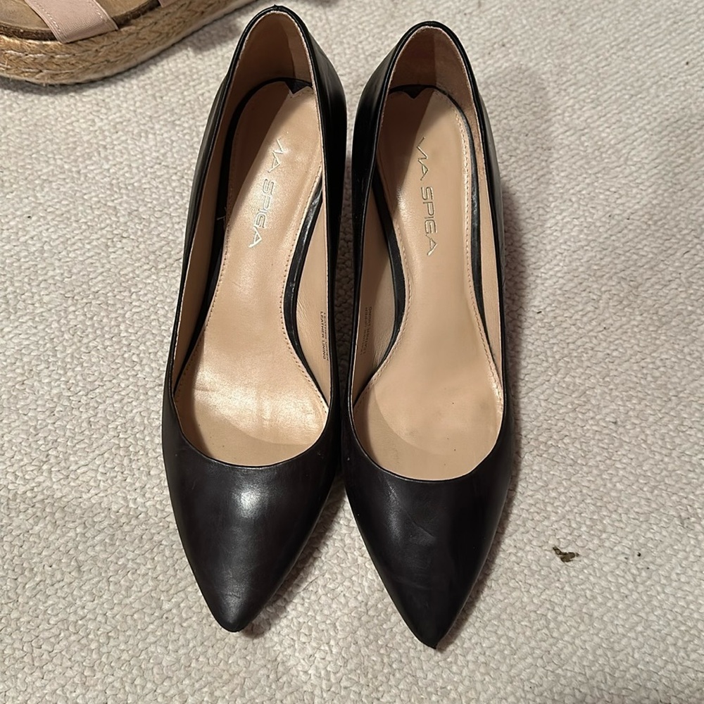 Via Spigia Black Pointed Toe Pump